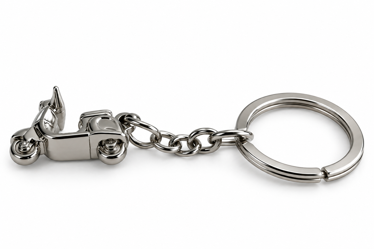 Detailreicher Roller-Schlüsselanhänger aus Metall